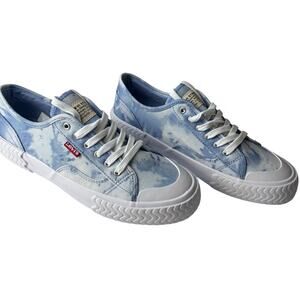 Levis Modern Low Top Sky Blue Lace Up Sneaker Shoes Women’s 7.5 Runs Large (8.5)